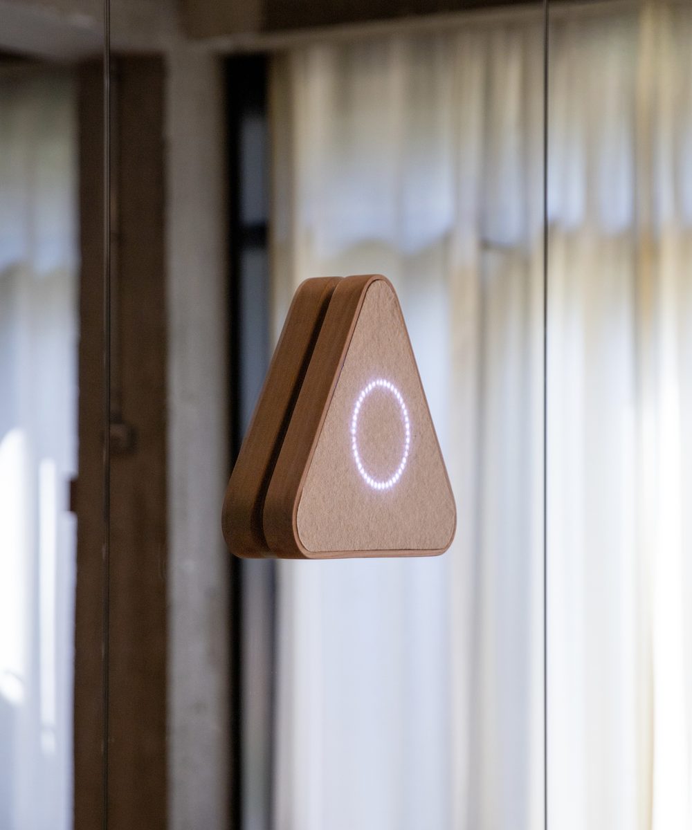 iFLT, wall-mounted, with the light ring active